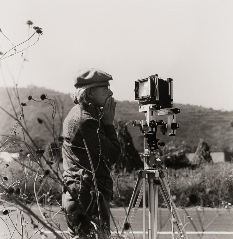Graciela Iturbide. Manuel Álvarez Bravo en el campo Mexico, 1970s